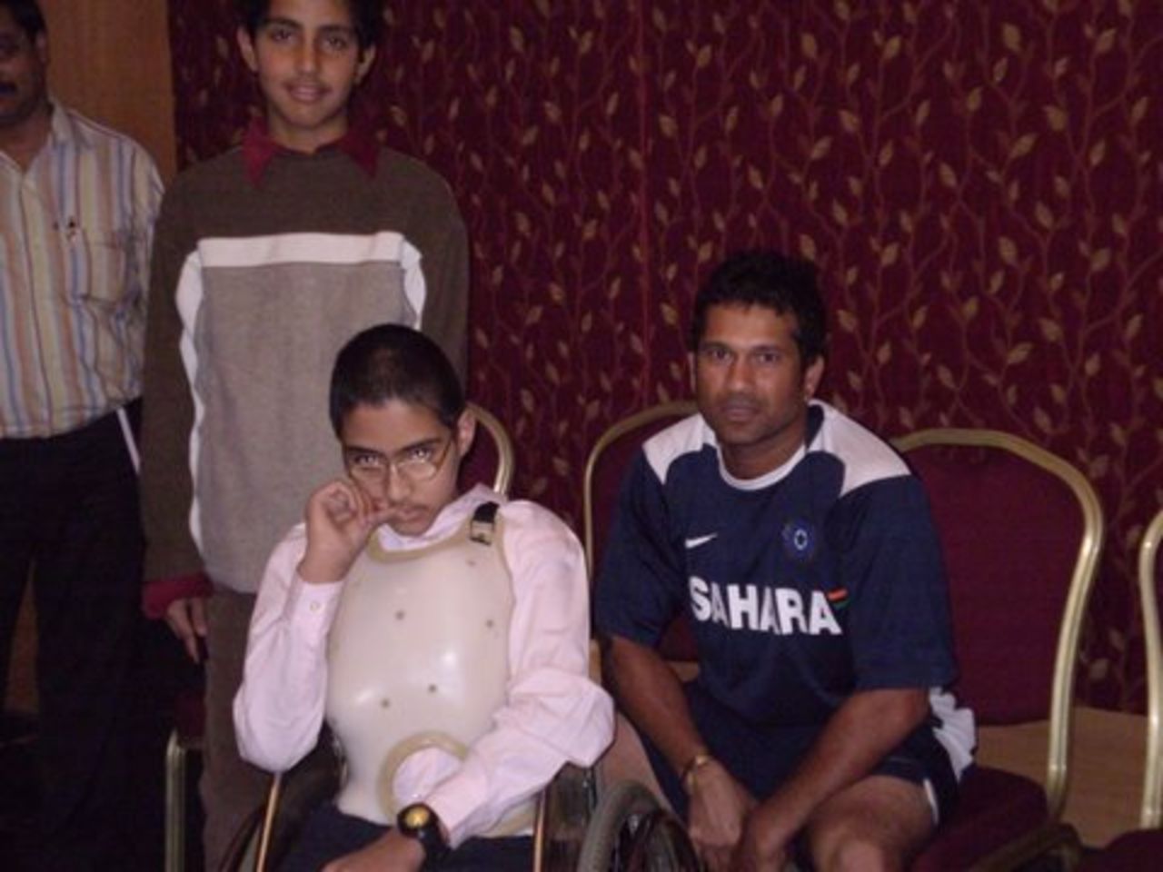 Sachin Tendulkar meets Fateh, a handicapped boy, in Chandigarh, December, 2008