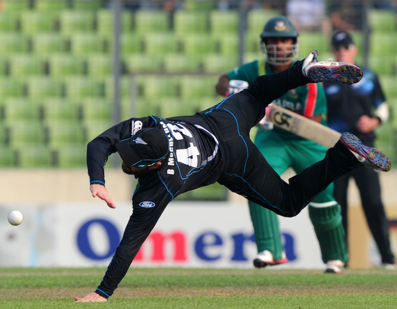 Brendon McCullum dives in vain to stop a Tamim Iqbal drive, Bangladesh v New Zealand, 2nd ODI, Mirpur, October 31, 2013