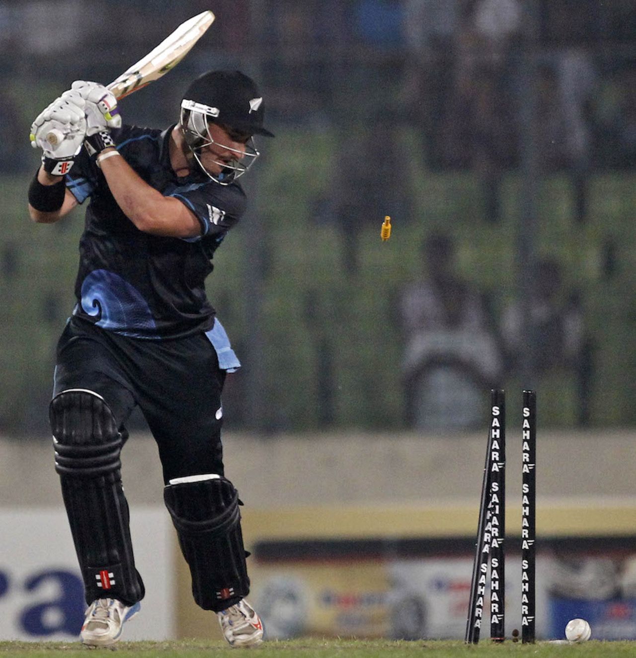 Hamish Rutherford chops it on to his stumps, Bangladesh v New Zealand, 2nd ODI, Mirpur, October 31, 2013