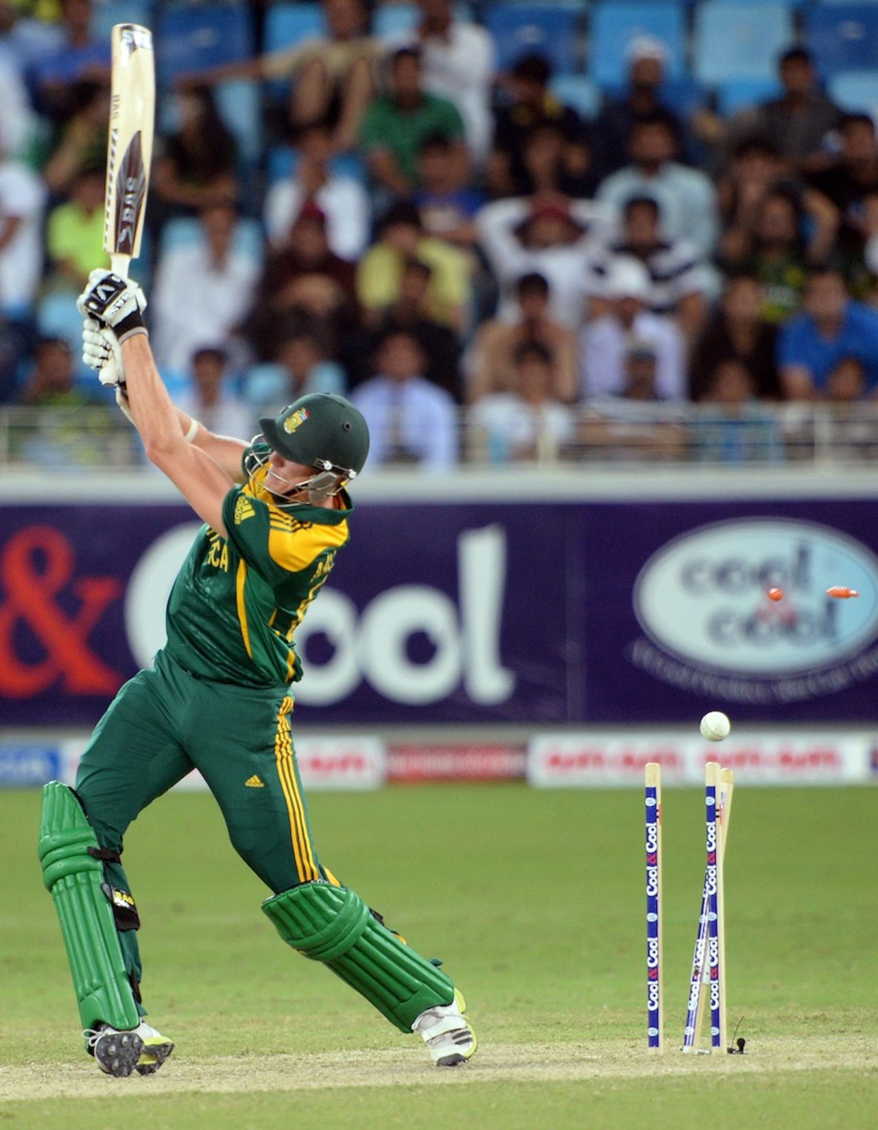 Morne Morkel was bowled for 5, Pakistan v South Africa, 2nd ODI, Dubai, November 1, 2013