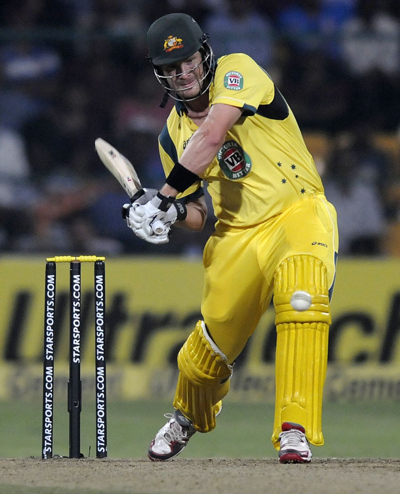 An injured Shane Watson smashed 49 off 22 balls, India v Australia, 7th ODI, Bangalore, November 2, 2013