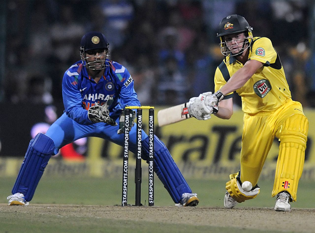 James Faulkner sizes up to go over the top, India v Australia, 7th ODI, Bangalore, November 2, 2013
