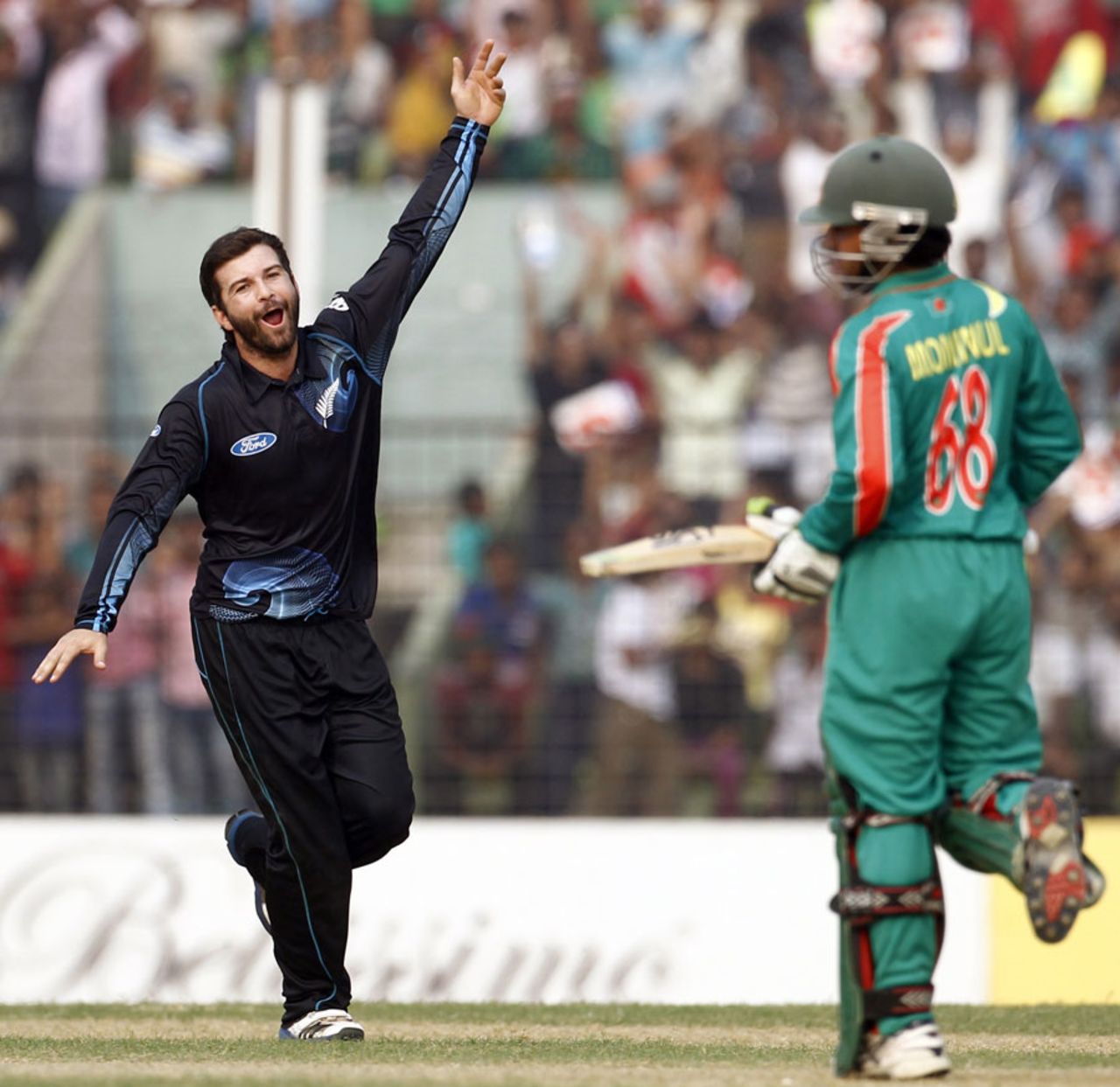 Anton Devcich got rid of Mominul Haque for 32, Bangladesh v New Zealand, 3rd ODI, Fatullah, November 3, 2013