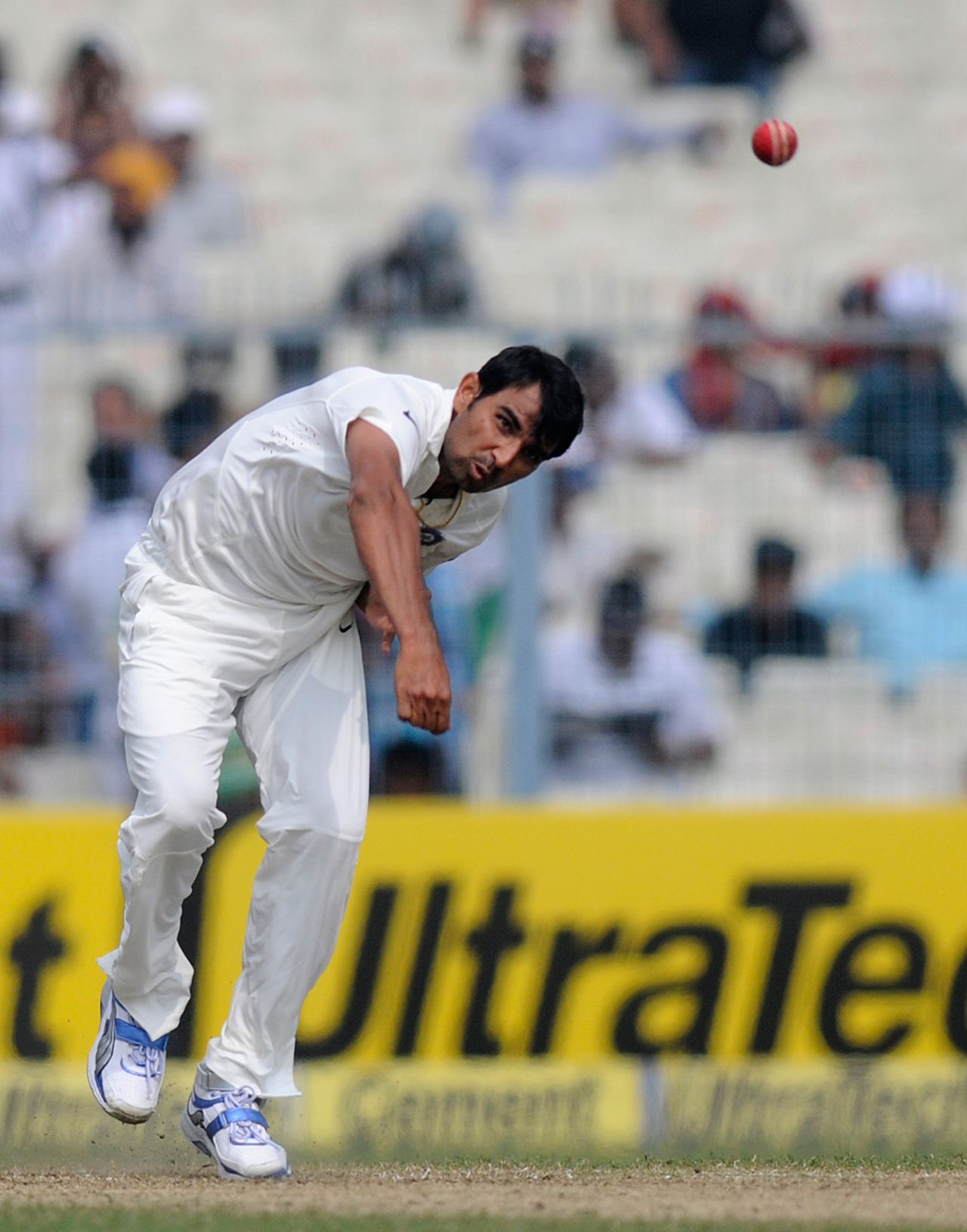 Mohammed Shami bowls on Test debut, India v West Indies, 1st Test, Kolkata, 1st day, November 6, 2013