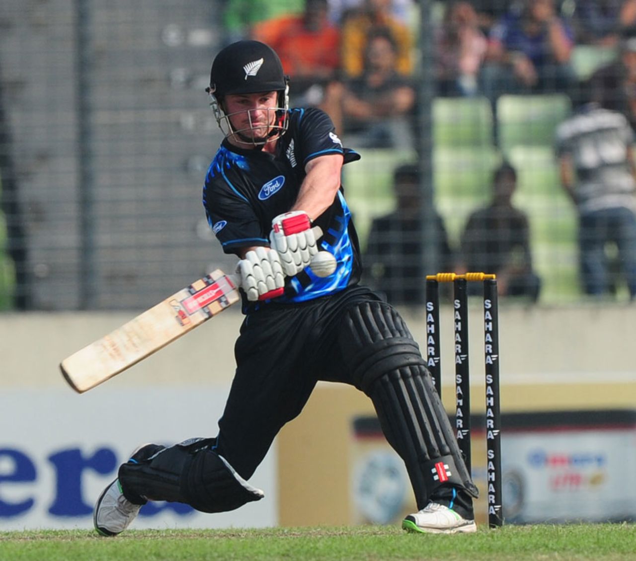 Colin Munro slammed an unbeaten 73 off 39 balls, his first T20I fifty, Bangladesh v New Zealand, only T20I, Mirpur, November 6, 2013