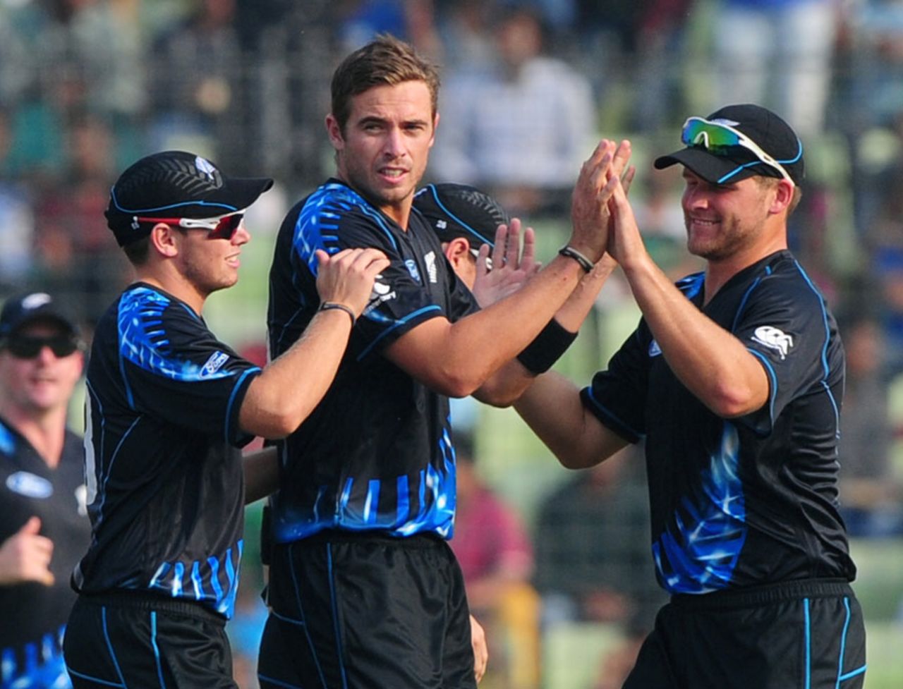 Tim Southee dismissed Shamsur Rahman for 4, Bangladesh v New Zealand, only T20I, Mirpur, November 6, 2013