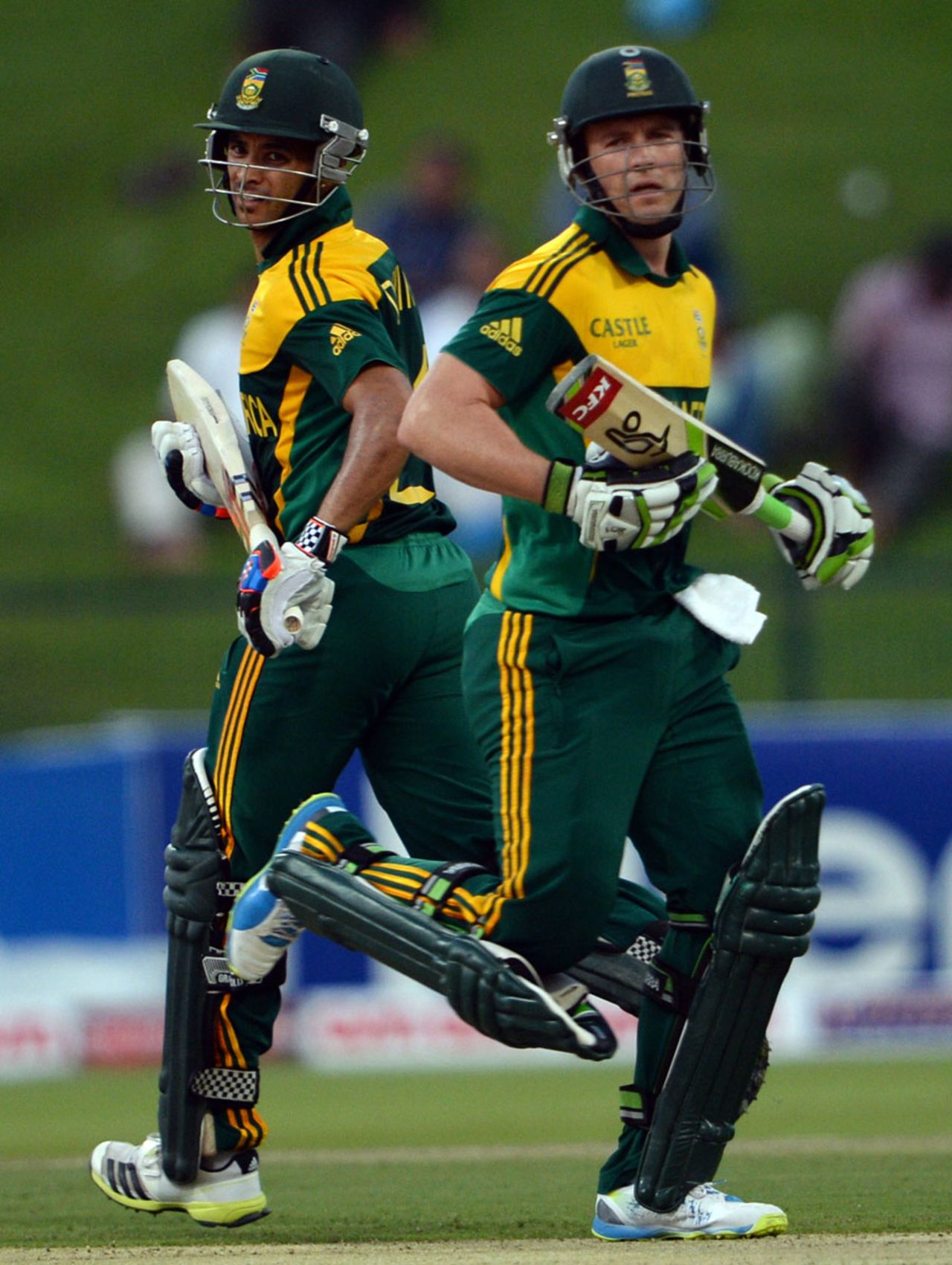 JP Duminy and AB de Villiers added 70 for the fourth wicket, Pakistan v South Africa, 3rd ODI, Abu Dhabi, November 6, 2013
