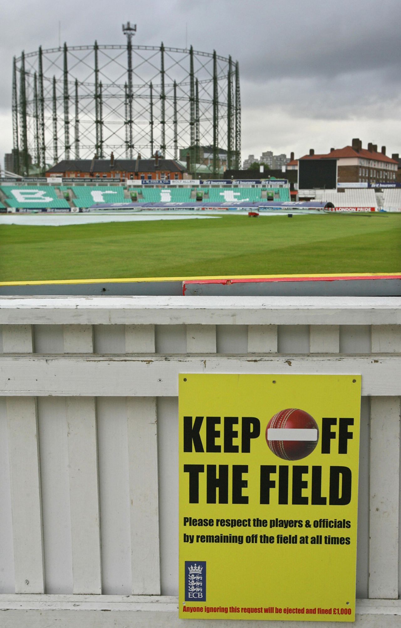 A sign saying "Keep off the field" hangs on a gate giving access to the ground at The Oval, England v Pakistan, 4th Test, The Oval, August 21, 2006