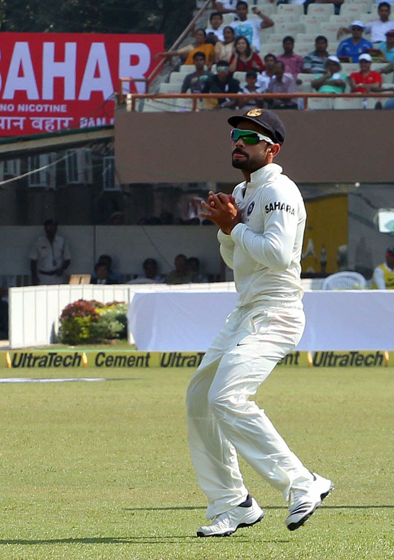 Virat Kohli latches on to a mis-hit from Chris Gayle, India v West Indies, 1st Test, Kolkata, 3rd day, November 8, 2013