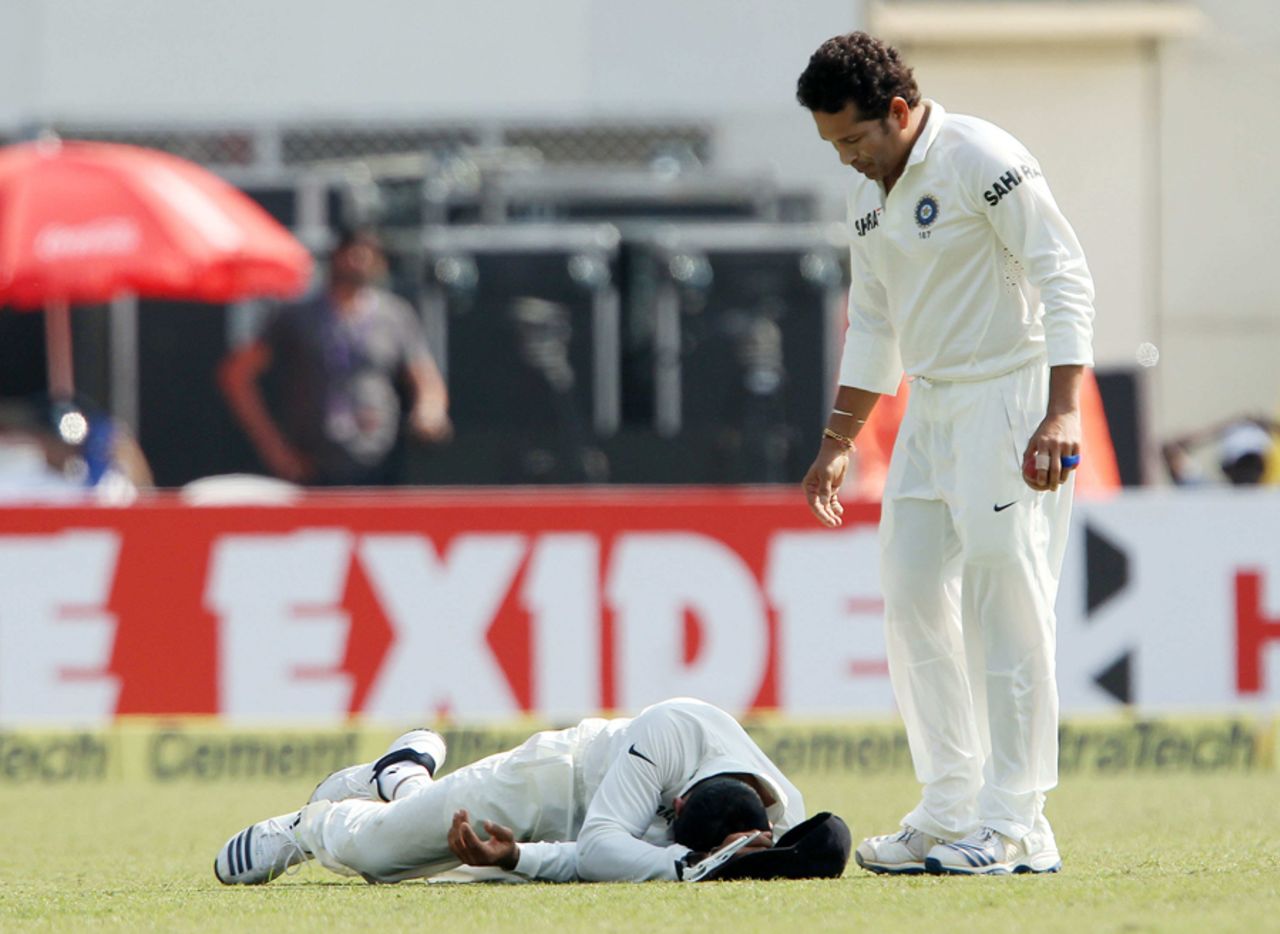 Virat Kohli suffered a blow to the groin, India v West Indies, 1st Test, Kolkata, 3rd day, November 8, 2013