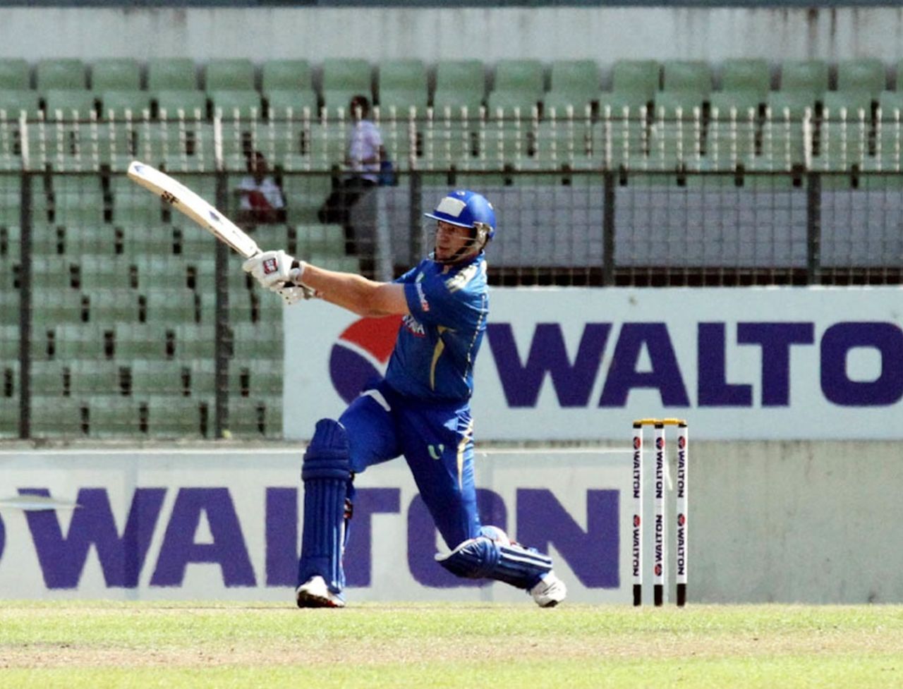 Jacob Oram scored 54 off 21 balls, Victoria Sporting Club v Gazi Tank Cricketers, Dhaka Premier Division, Mirpur, November 9, 2013