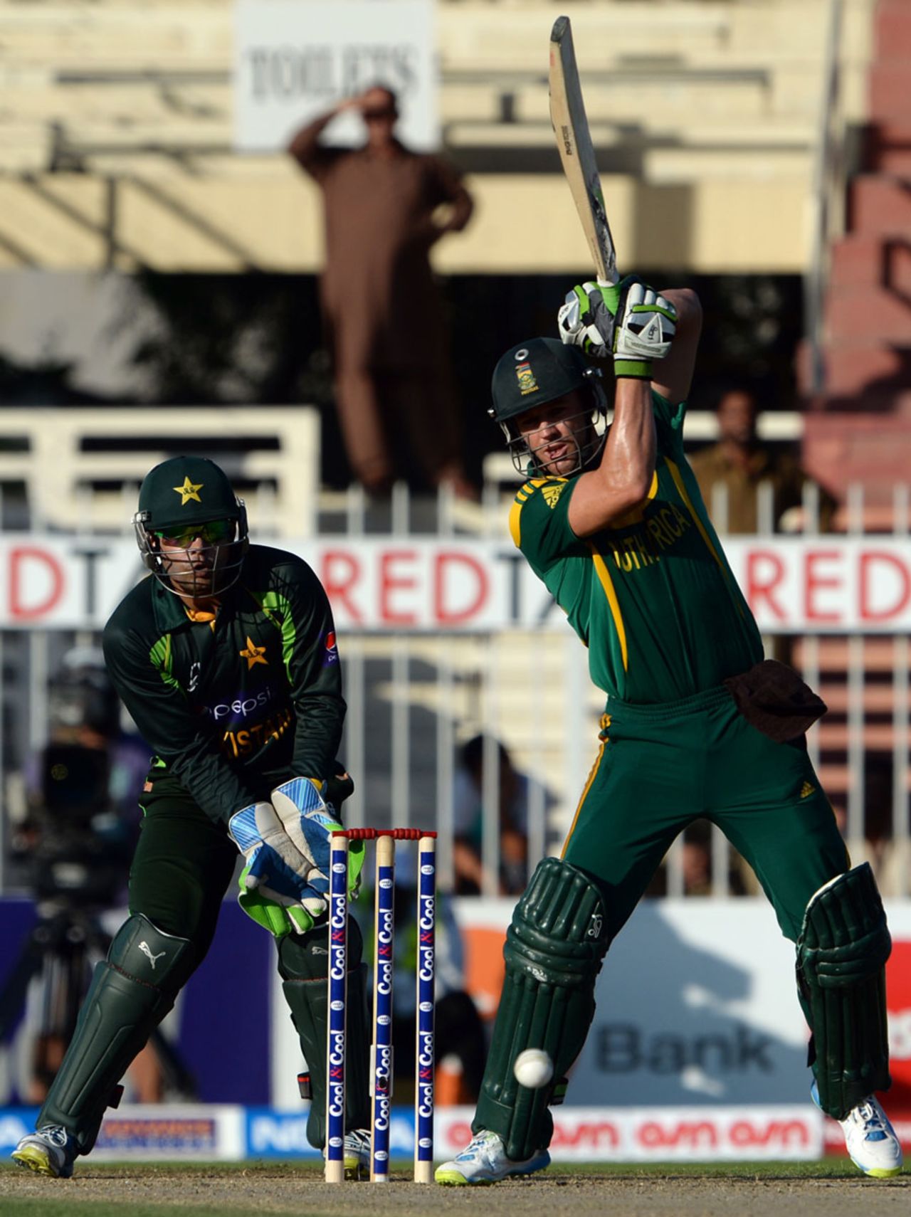 AB de Villiers attacks the off side, Pakistan v South Africa, 5th ODI, Sharjah, November 11, 2013