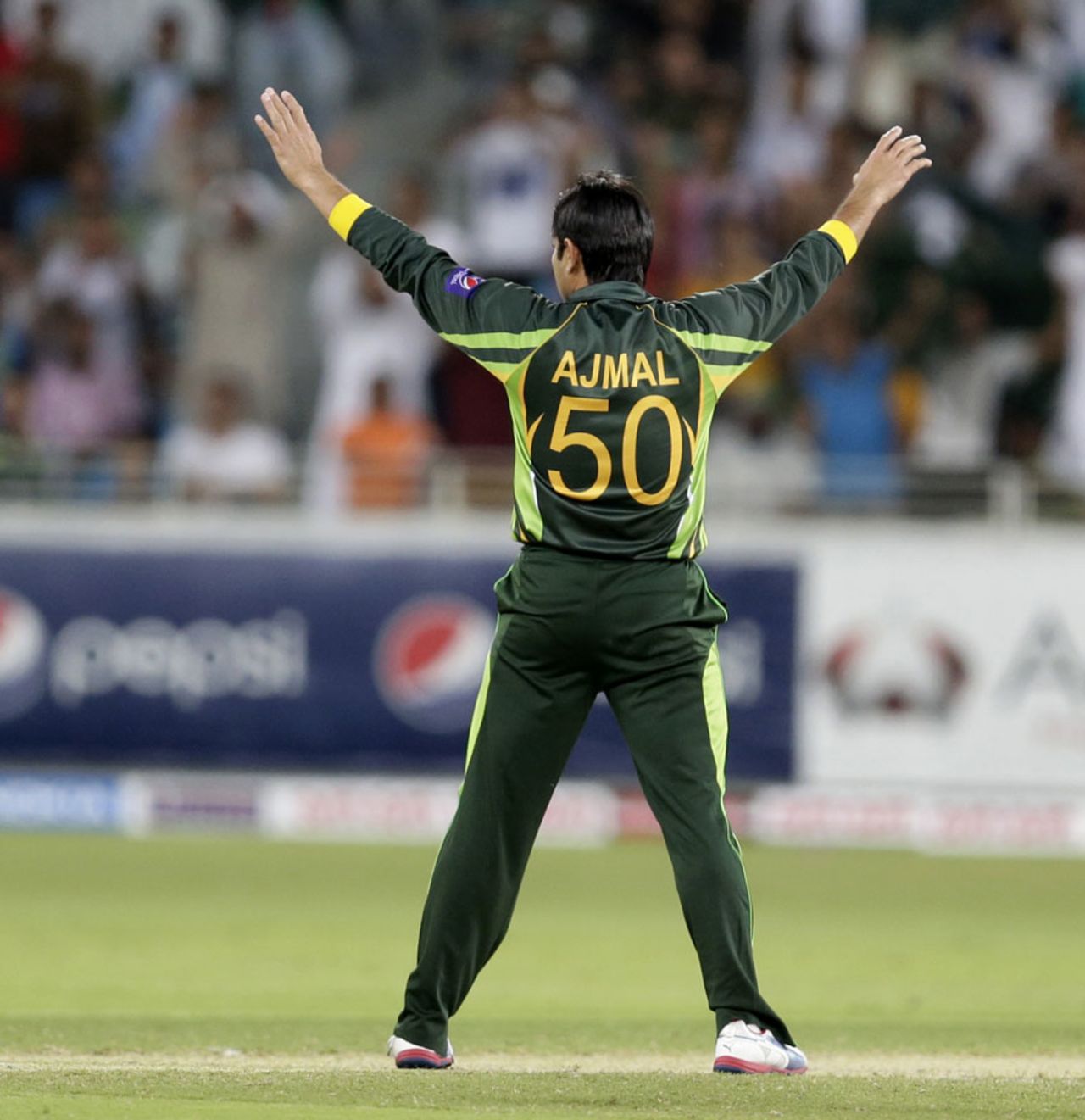 Saeed Ajmal celebrates the wicket of Quinton de Kock, Pakistan v South Africa, 2nd T20I, Dubai, November 15, 2013