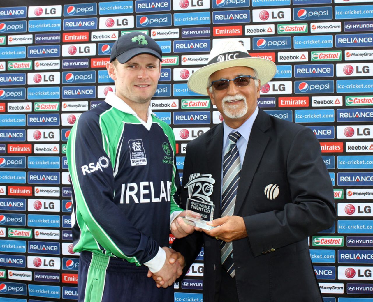 William Porterfield receives the Man-of-the-Match award, Ireland v United States of America, ICC World Twenty20 Qualifiers, Group A, Abu Dhabi, November 20, 2013