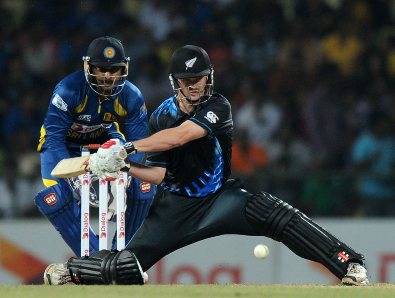 Colin Munro goes for a reverse sweep, Sri Lanka v New Zealand, 2nd T20I, Pallekele, November 21, 2013