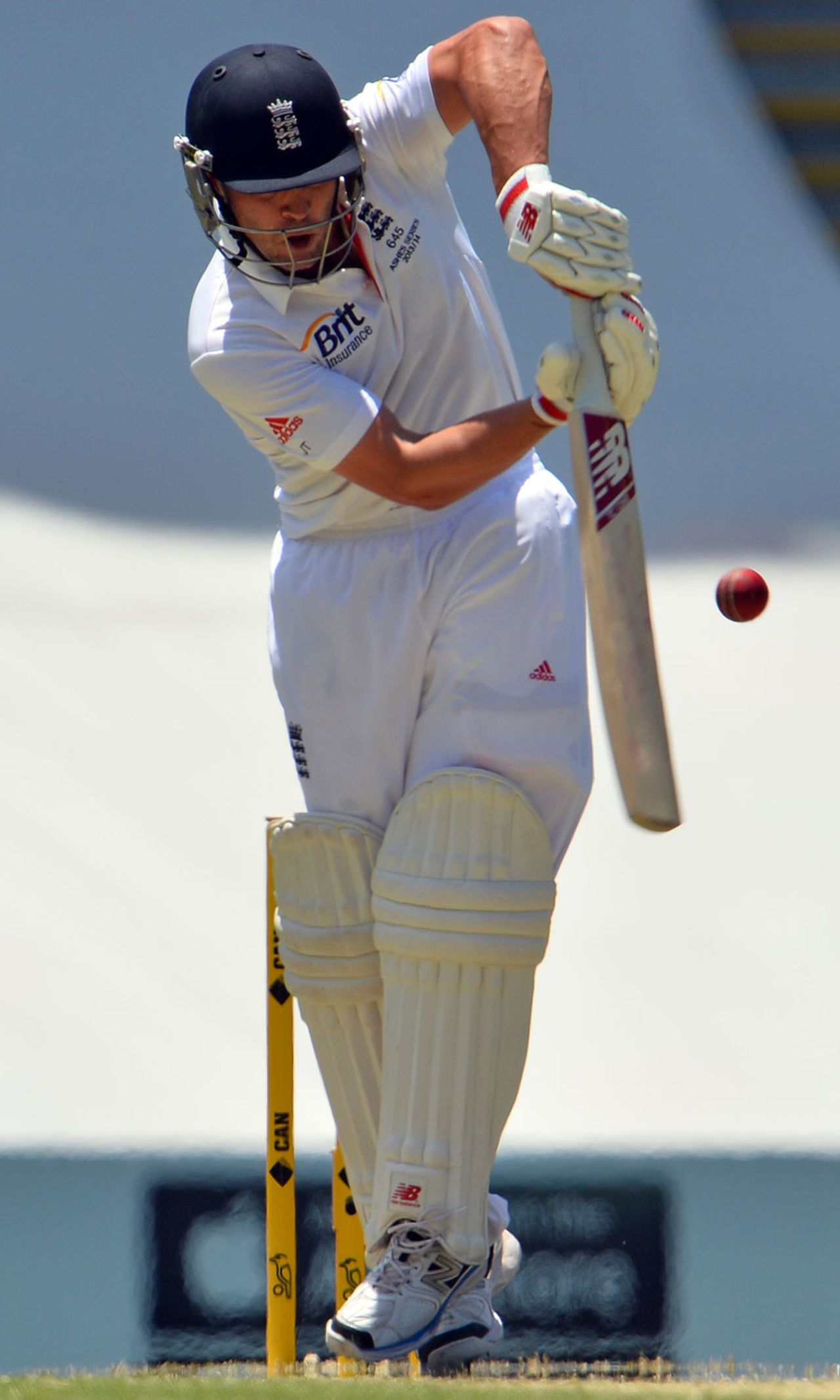 Jonathan Trott edged a short delivery behind, Australia v England, 1st Test, Brisbane, 2nd day, November 22, 2013
