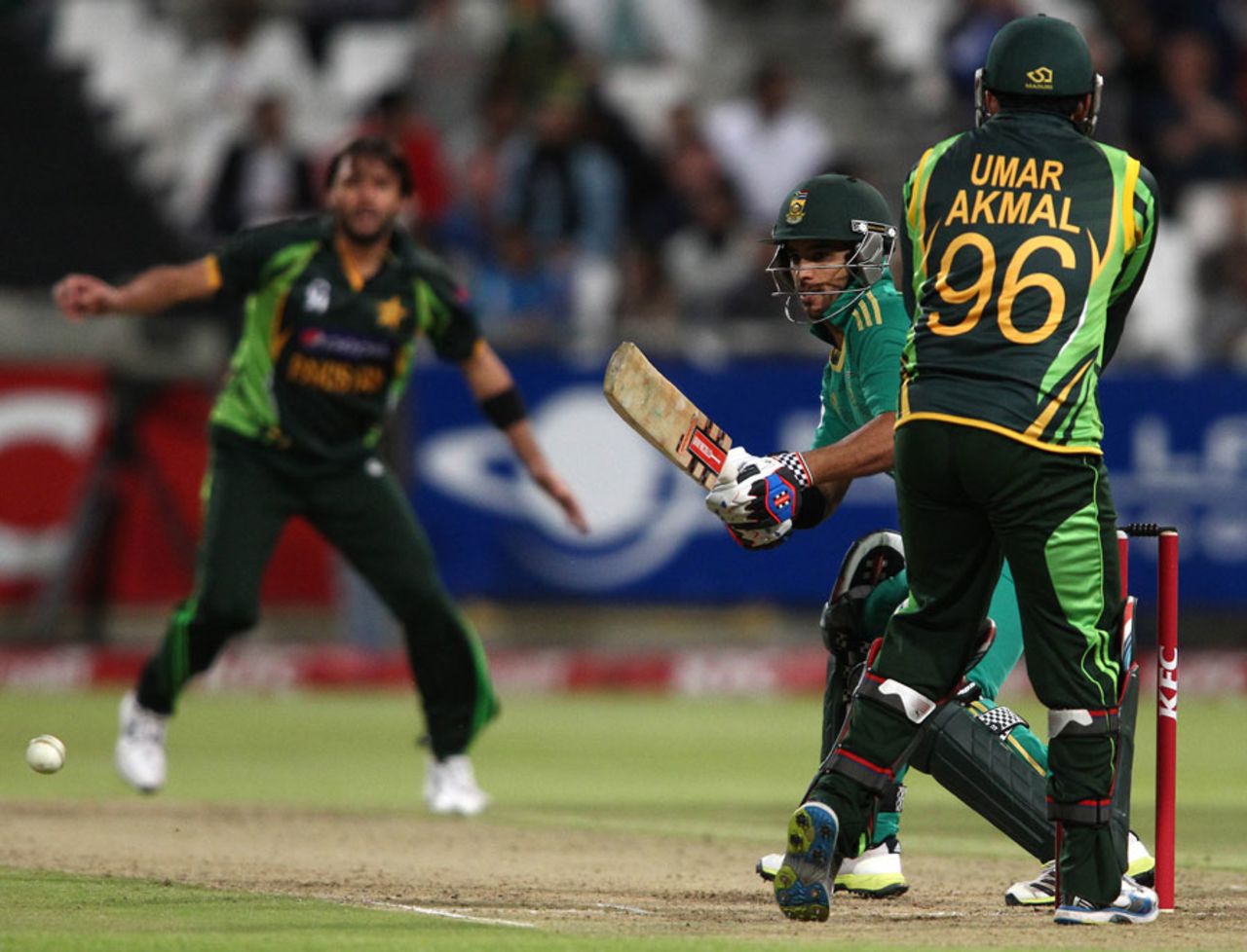JP Duminy executes a reverse sweep, South Africa v Pakistan, 2nd T20I, Cape Town, November 22, 2013 
