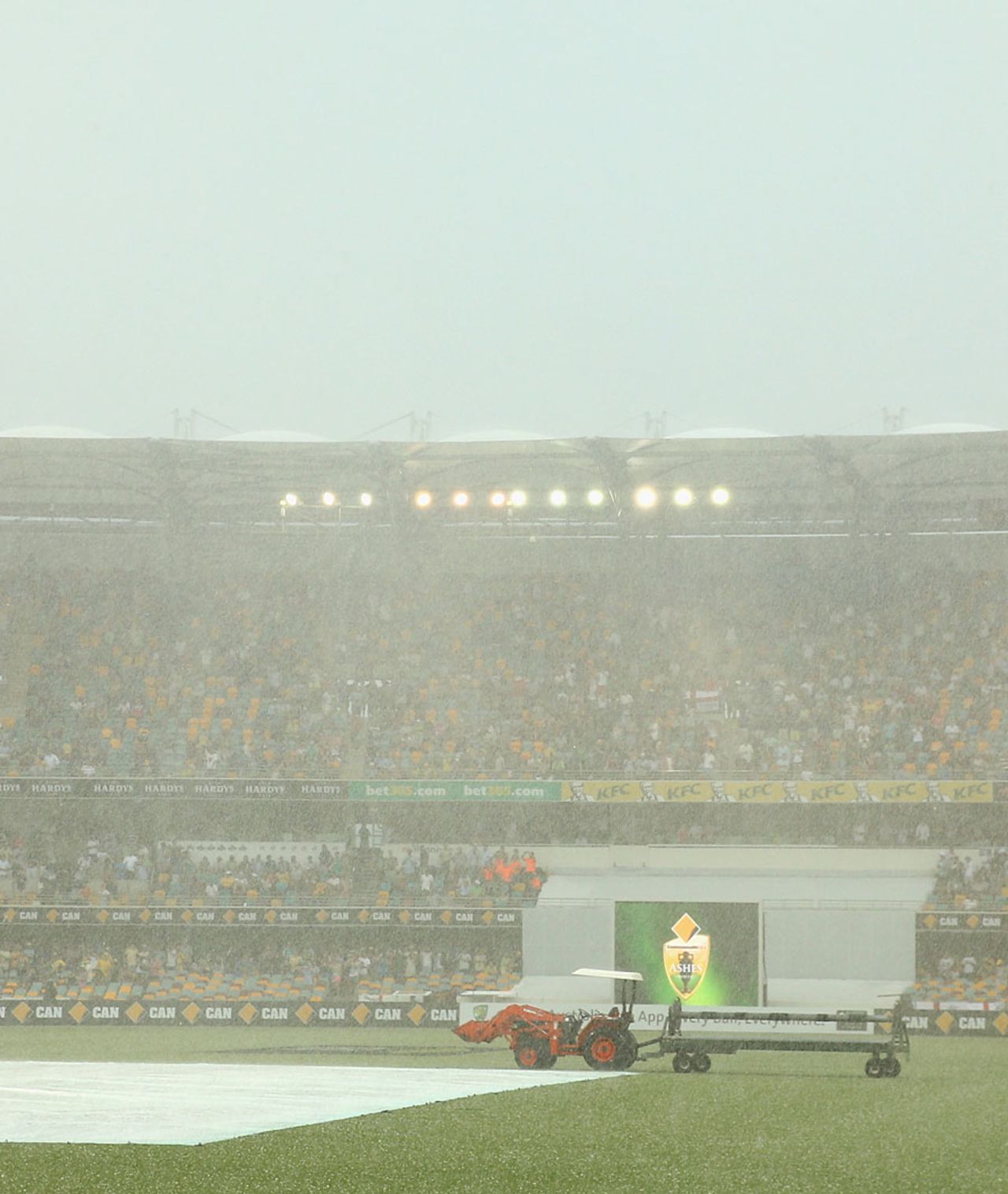 A storm arrives at the Gabba, Australia v England, 1st Test, Brisbane, 4th day, November 24, 2013