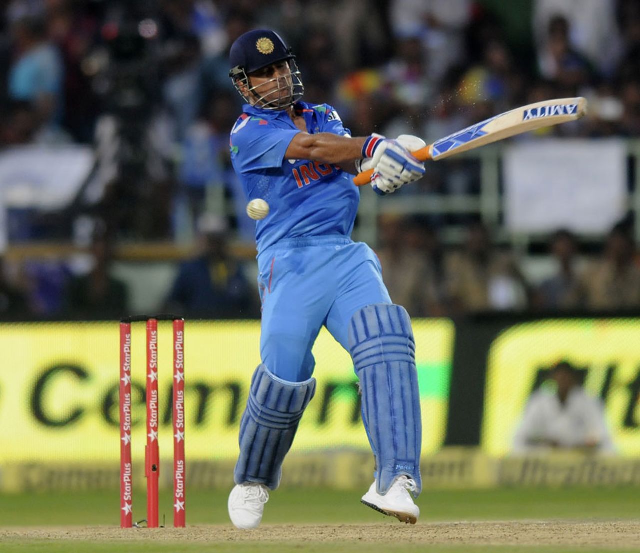 MS Dhoni struck four huge sixes, India v West Indies, 2nd ODI, Visakhapatnam, November 24, 2013