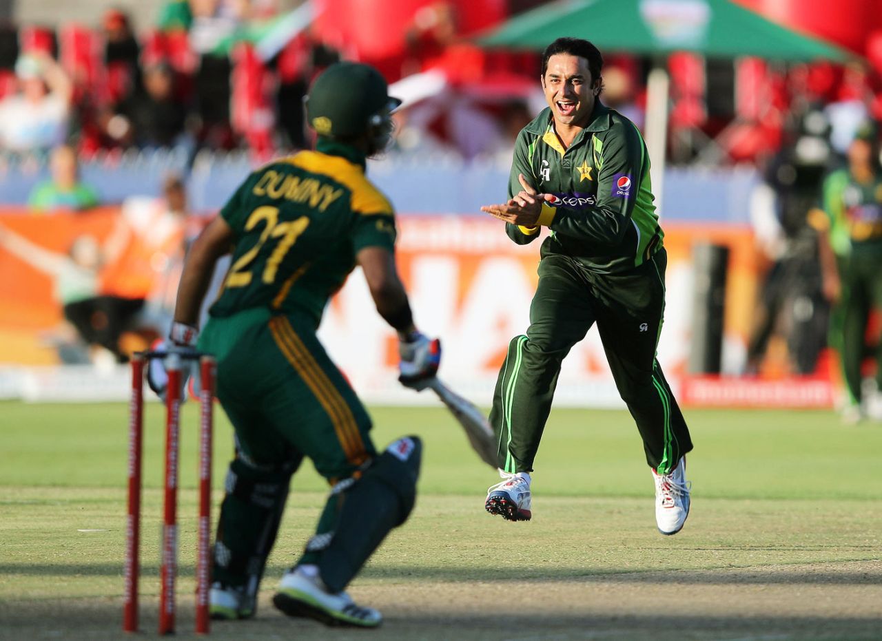 Saeed Ajmal notched two scalps, South Africa v Pakistan, 1st ODI, Cape Town, November 24, 2013