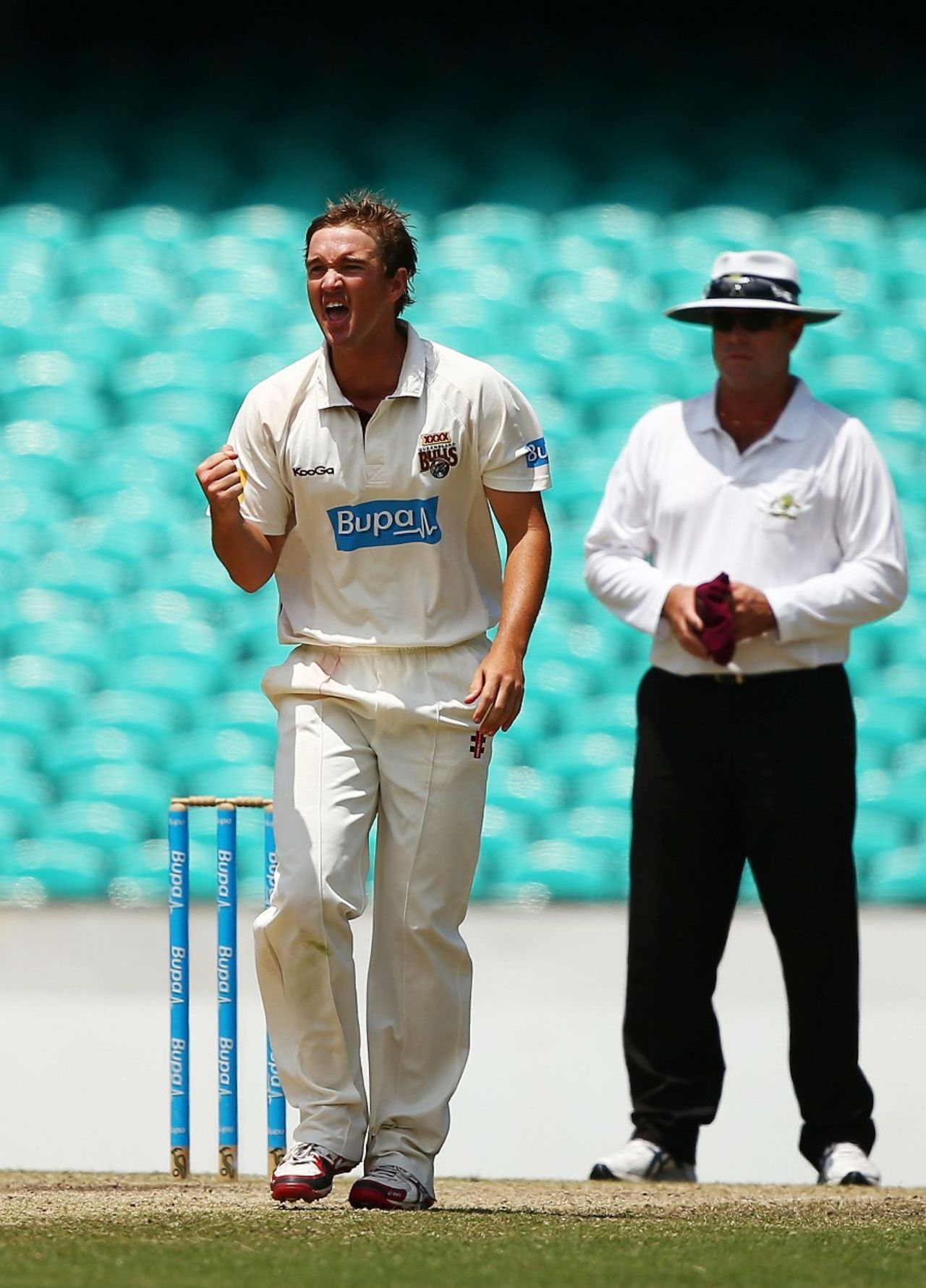 Nathan Hauritz celebrates a wicket, New South Wales v Queensland, Sheffield Shield, Sydney, 4th day, November 25, 2013