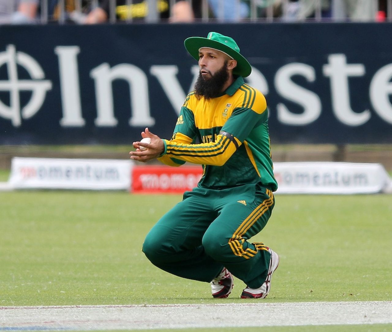 Hashim Amla takes a catch to dismiss Sohaib Maqsood, South Africa v Pakistan, 2nd ODI, Port Elizabeth, November 27, 2013
