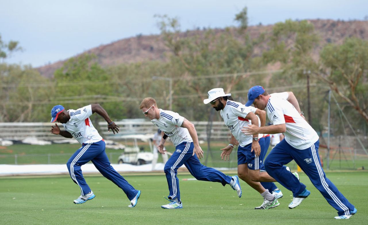 Michael Carberry, Ben Stokes, Monty Panesar and Ian Bell take part in some sprints, Alice Springs, November 28, 2013