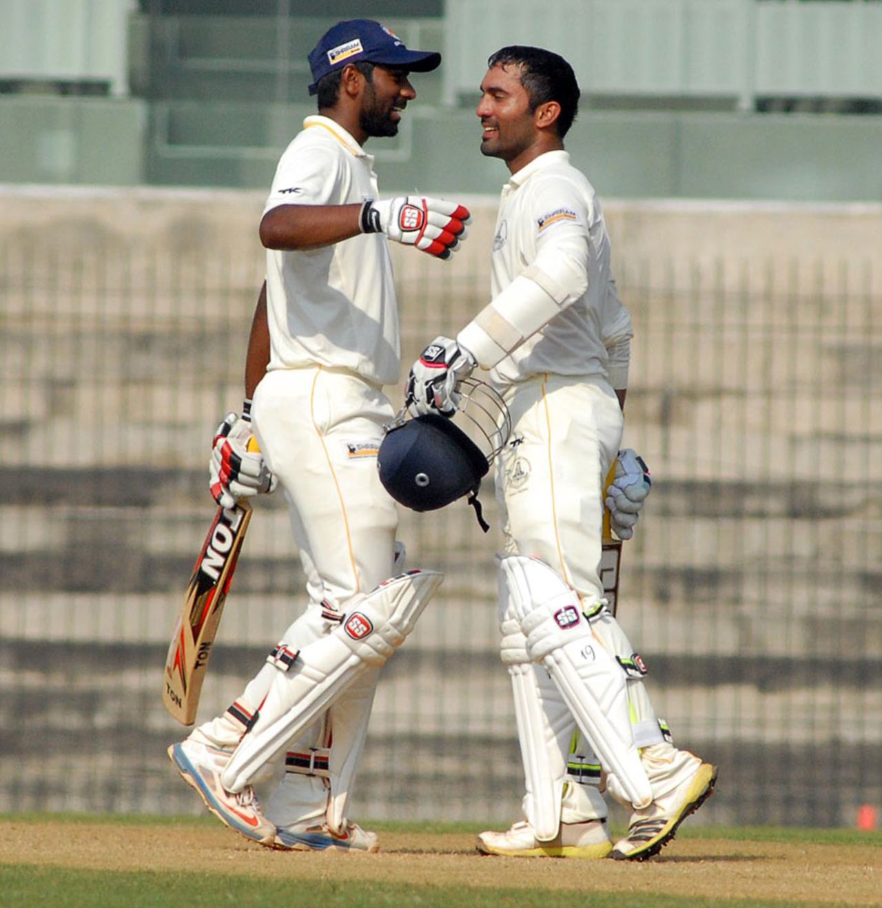 Abhinav Mukund and Dinesh Karthik added 240 for the fourth wicket, Tamil Nadu v Saurashtra, Ranji Trophy, Group B, Chennai, 2nd day, November 29, 2013