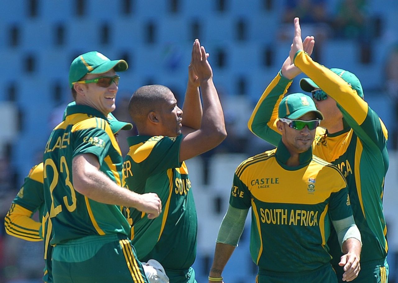 Vernon Philander struck in the first over of the game, South Africa v Pakistan, 3rd ODI, Centurion, November 30, 2013