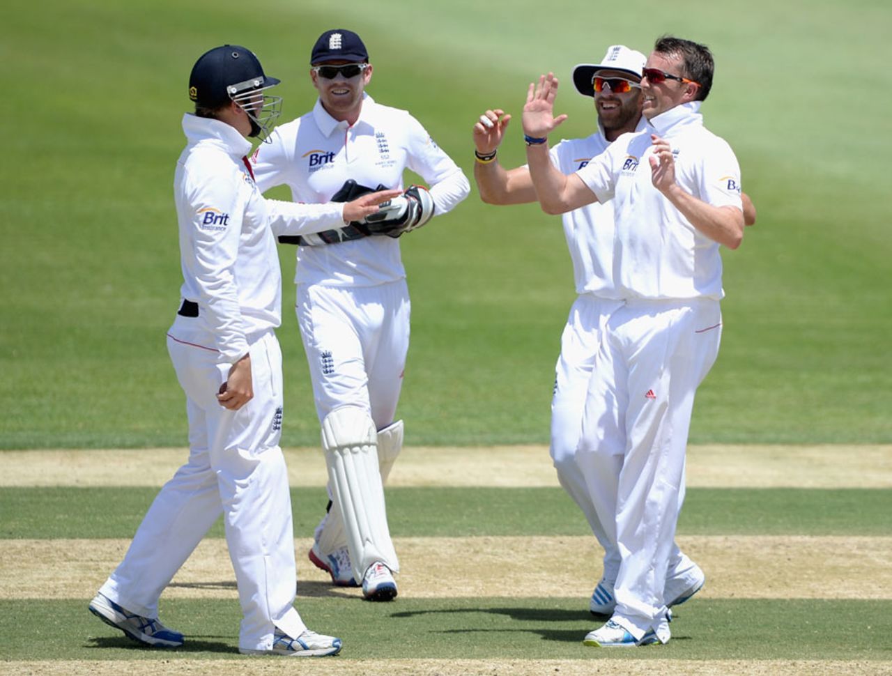 Graeme Swann picked up four wickets, CA Chairman's XI v England XI, Tour match, Alice Springs, 2nd day, November 30, 2013