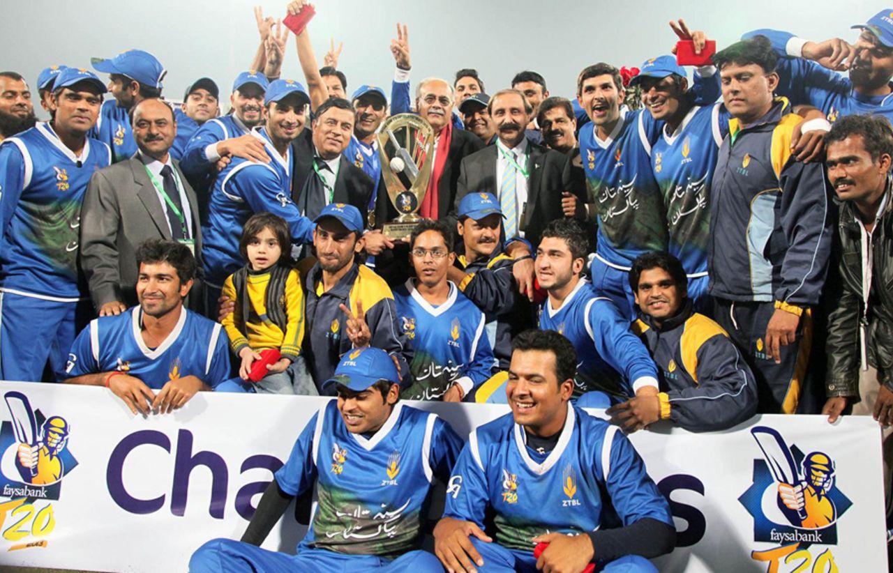 ZTBL celebrate winning the Faysal Bank T20 Cup title, Faysal Bank T20 Cup, final, Lahore, December 3, 2013 