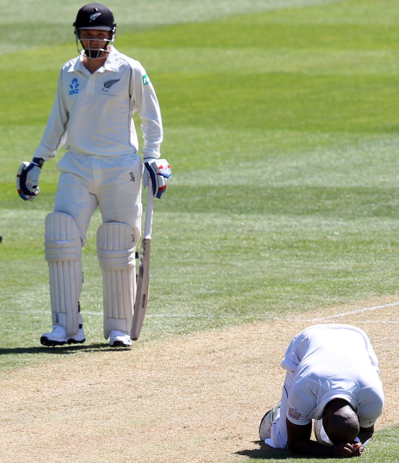Tino Best reacts after an edge fell short at slips, New Zealand v West Indies, 1st Test, Dunedin, 2nd day, December 4, 2013
