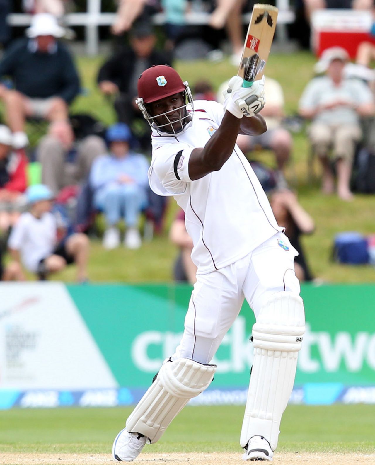 Darren Sammy hits over the top, New Zealand v West Indies, 1st Test, Dunedin, 5th day, December 7, 2013