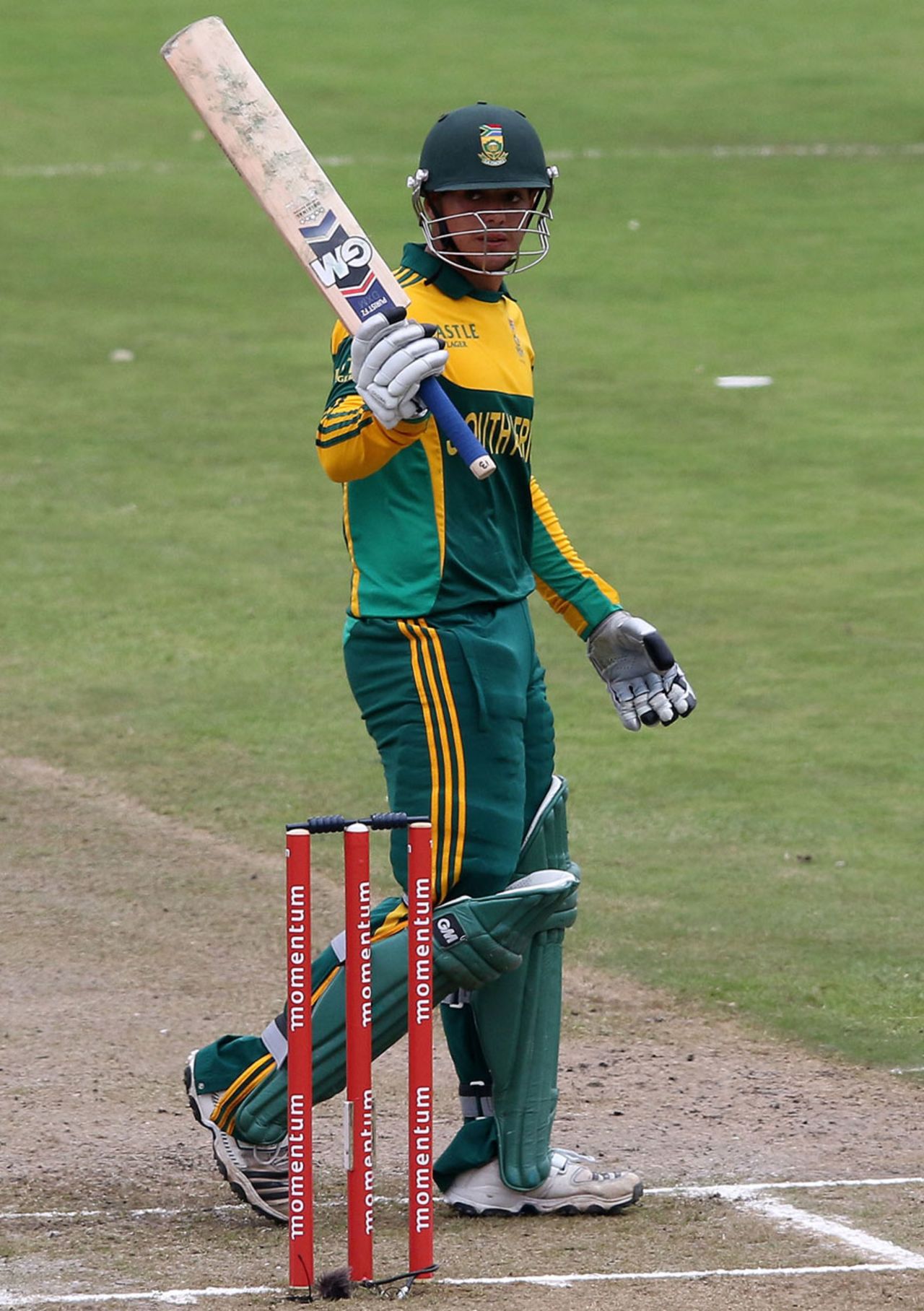 Quinton de Kock raises the bat after his fifty, South Africa v India, 2nd ODI, Durban, December 8, 2013