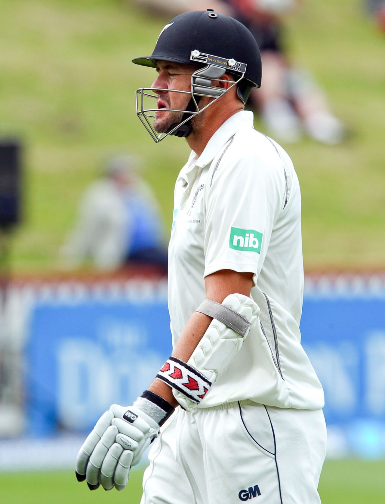 Peter Fulton walks back in disappointment, New Zealand v West Indies, 2nd Test, Wellington, 1st day, December 11, 2013