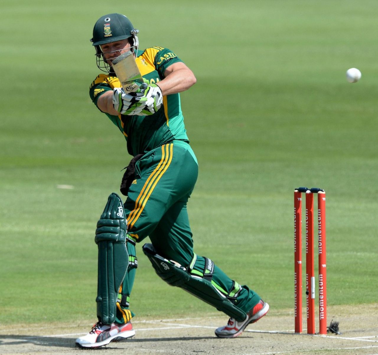 AB de Villiers pulls during his hundred, South Africa v India, 3rd ODI, Centurion, December 11, 2013
