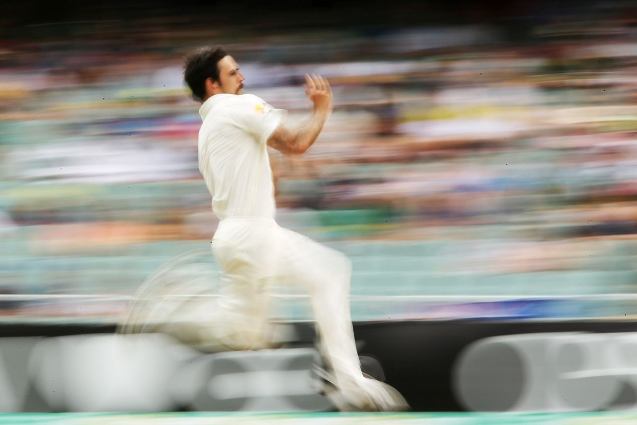 Mitchell Johnson bowls, Australia v England, 2nd Test, Adelaide, 4th day, December 8, 2013