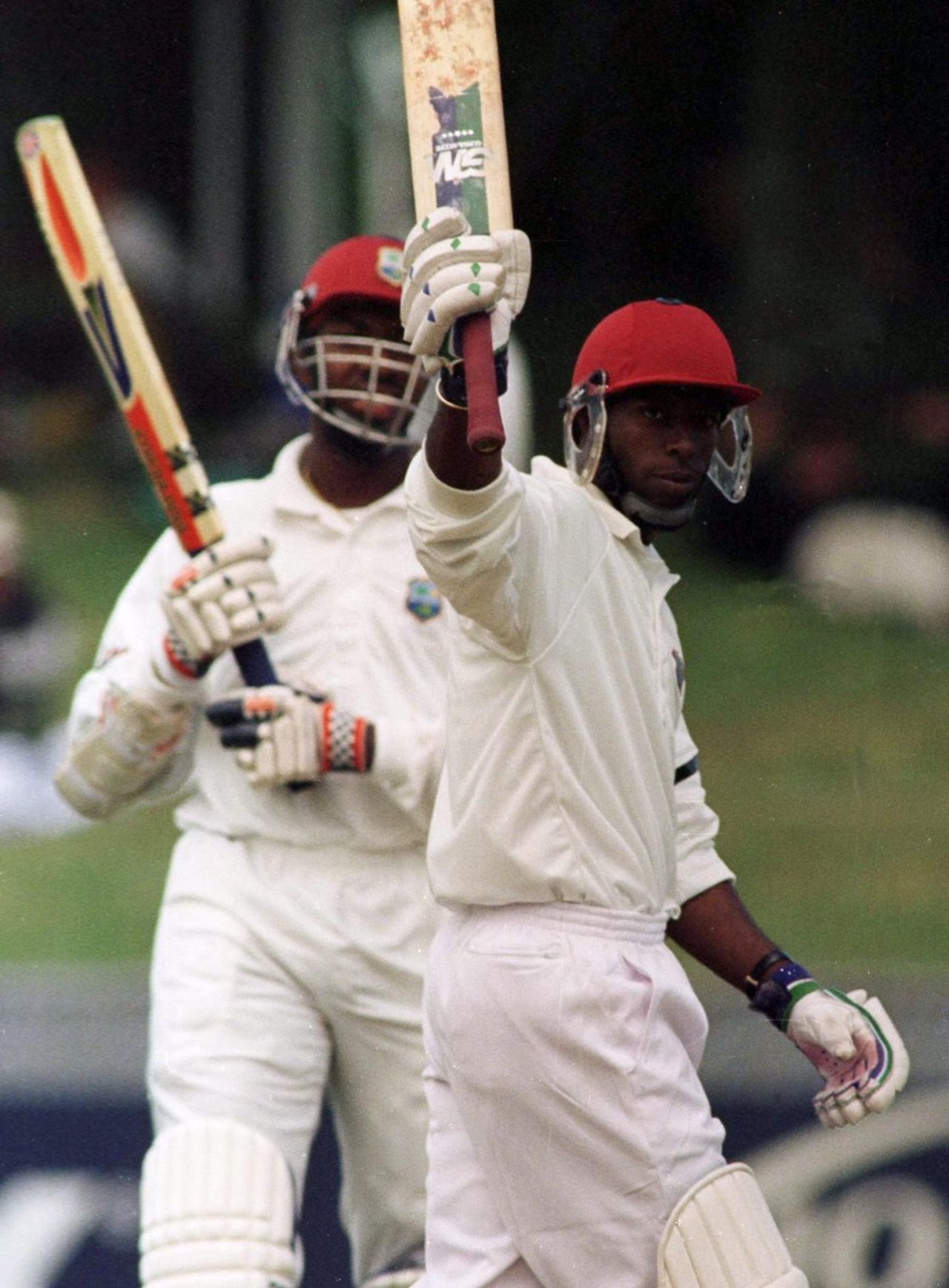 Sherwin Campbell acknwledges the cheers for his century, New Zealand v West Indies, 1st Test, Hamilton, 4th day, December 16, 1999