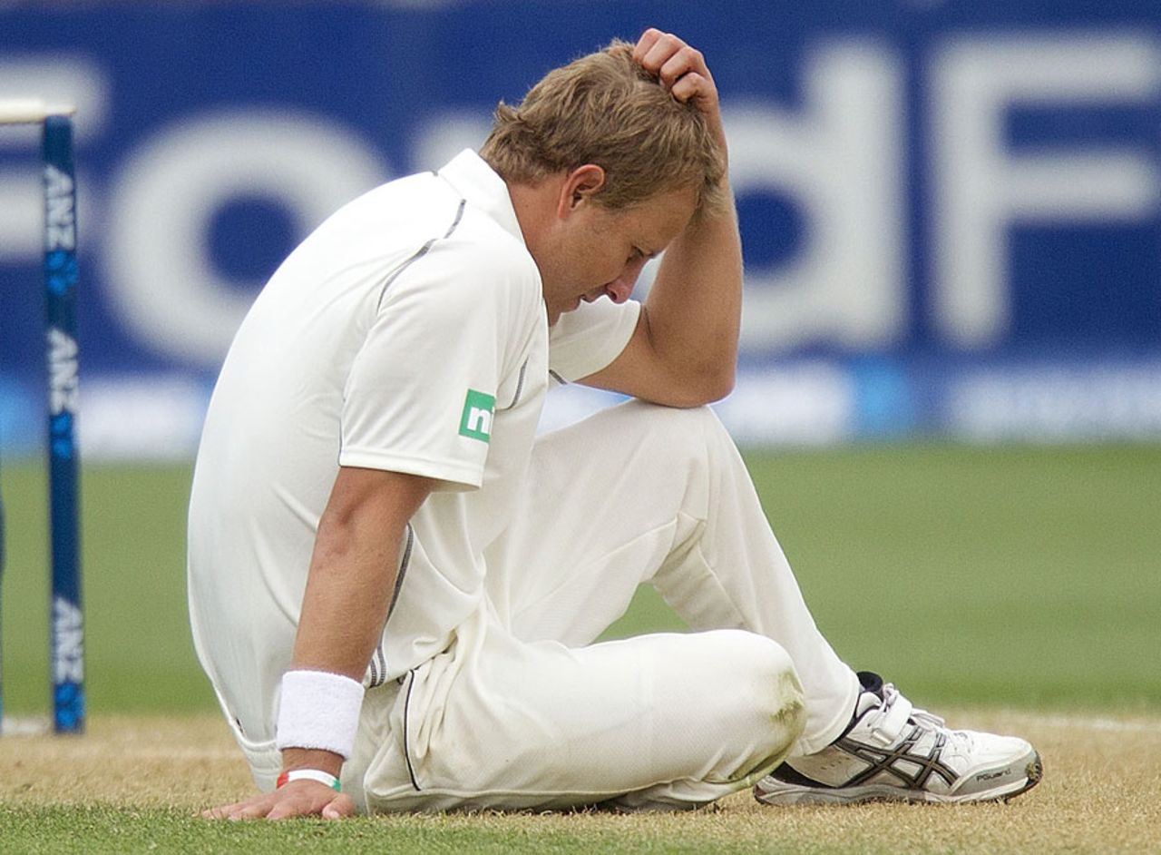 Neil Wagner shows his disappointment, New Zealand v West Indies, 2nd Test, Wellington, 3rd day, December 13, 2013