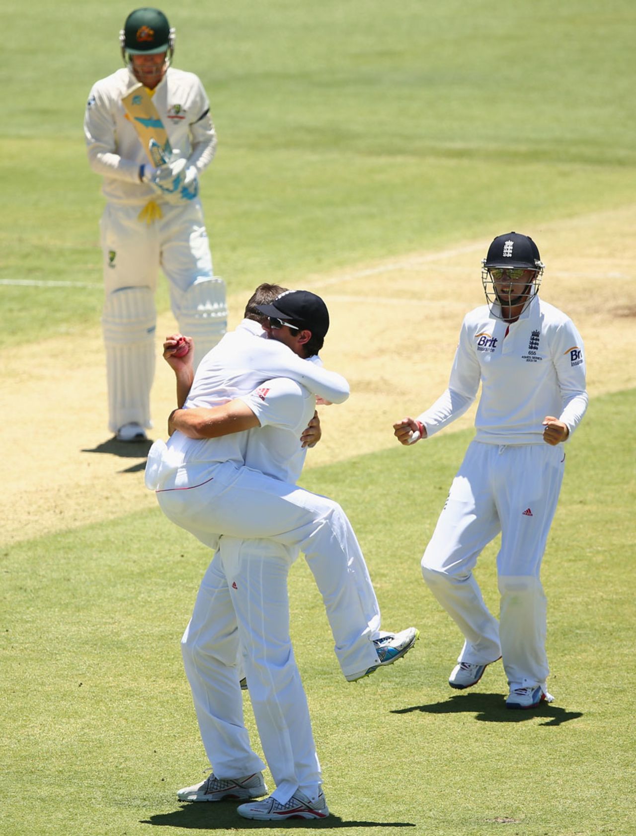 Graeme Swann had Michael Clarke caught by Alastair Cook, Australia v England, 3rd Test, Perth, 1st day, December 13, 2013