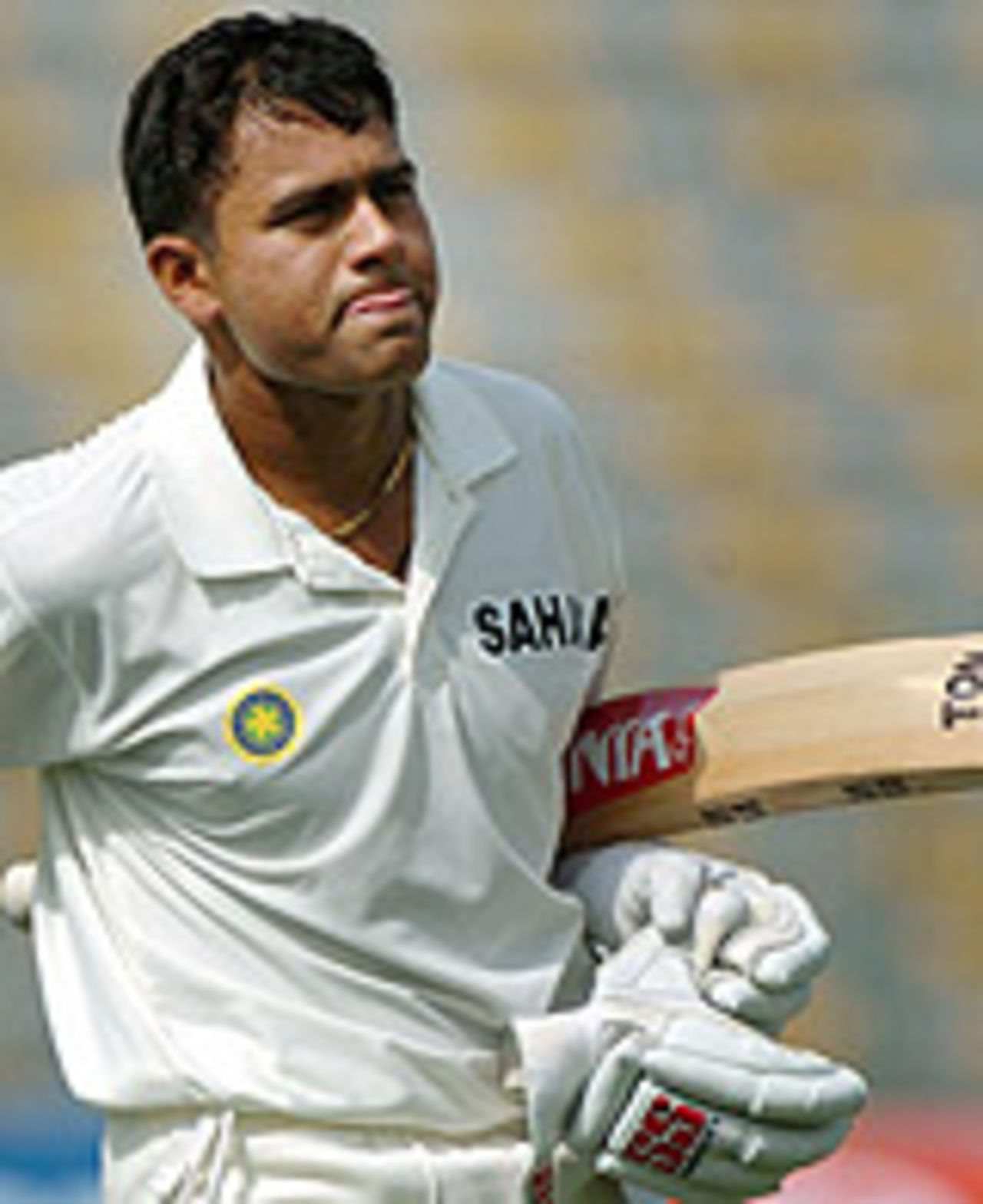 Aakash Chopra walks back after an unlucky dismissal, Pakistan v India, 2nd Test, Lahore, 3rd day, April 7, 2004