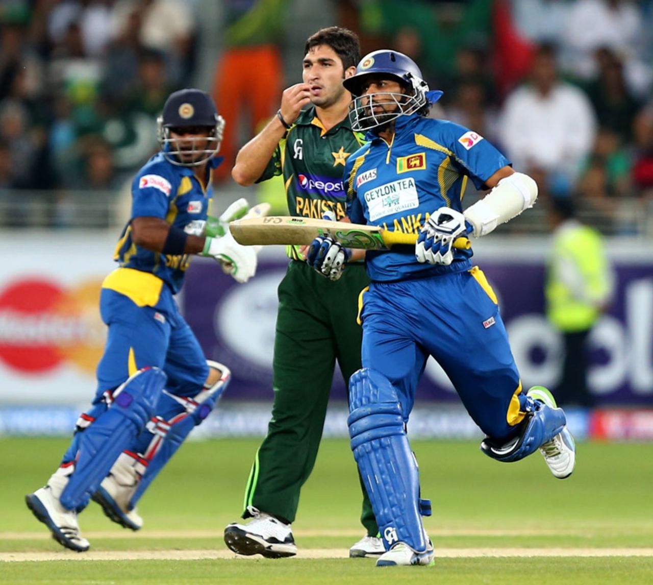 Tillakaratne Dilshan and Kusal Perera shared an opening stand of 100 runs, Pakistan v Sri Lanka, 2nd T20, Dubai, December 13, 2013