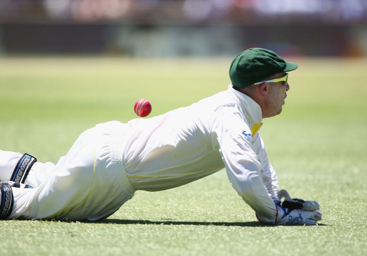 Brad Haddin could not get under a top-edged pull from Michael Carberry, Australia v England, 3rd Test, Perth, 2nd day, December 14, 2013