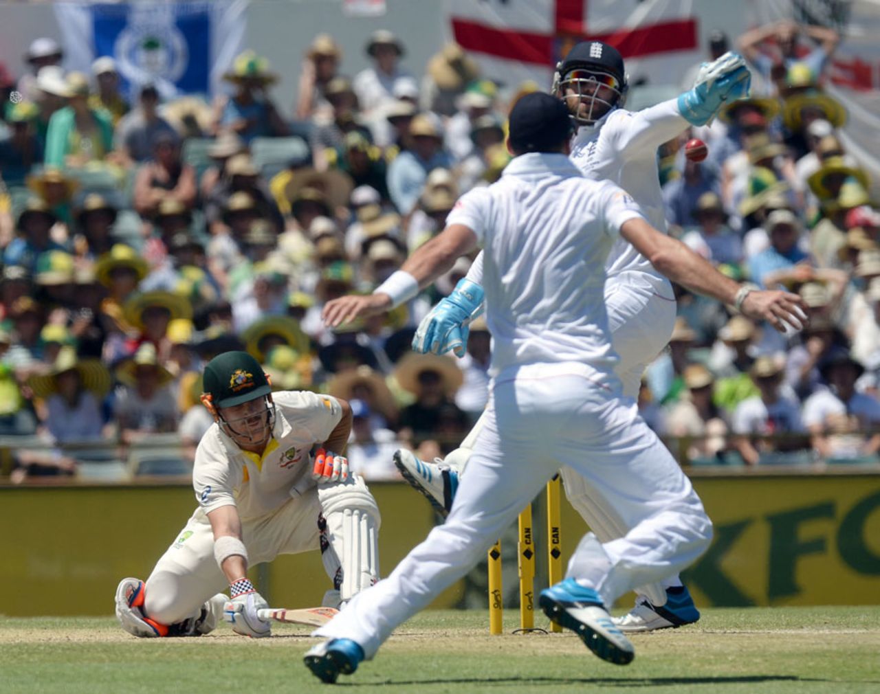 Matt Prior missed the chance to stump David Warner, Australia v England, 3rd Test, Perth, 3rd day, December 15, 2013