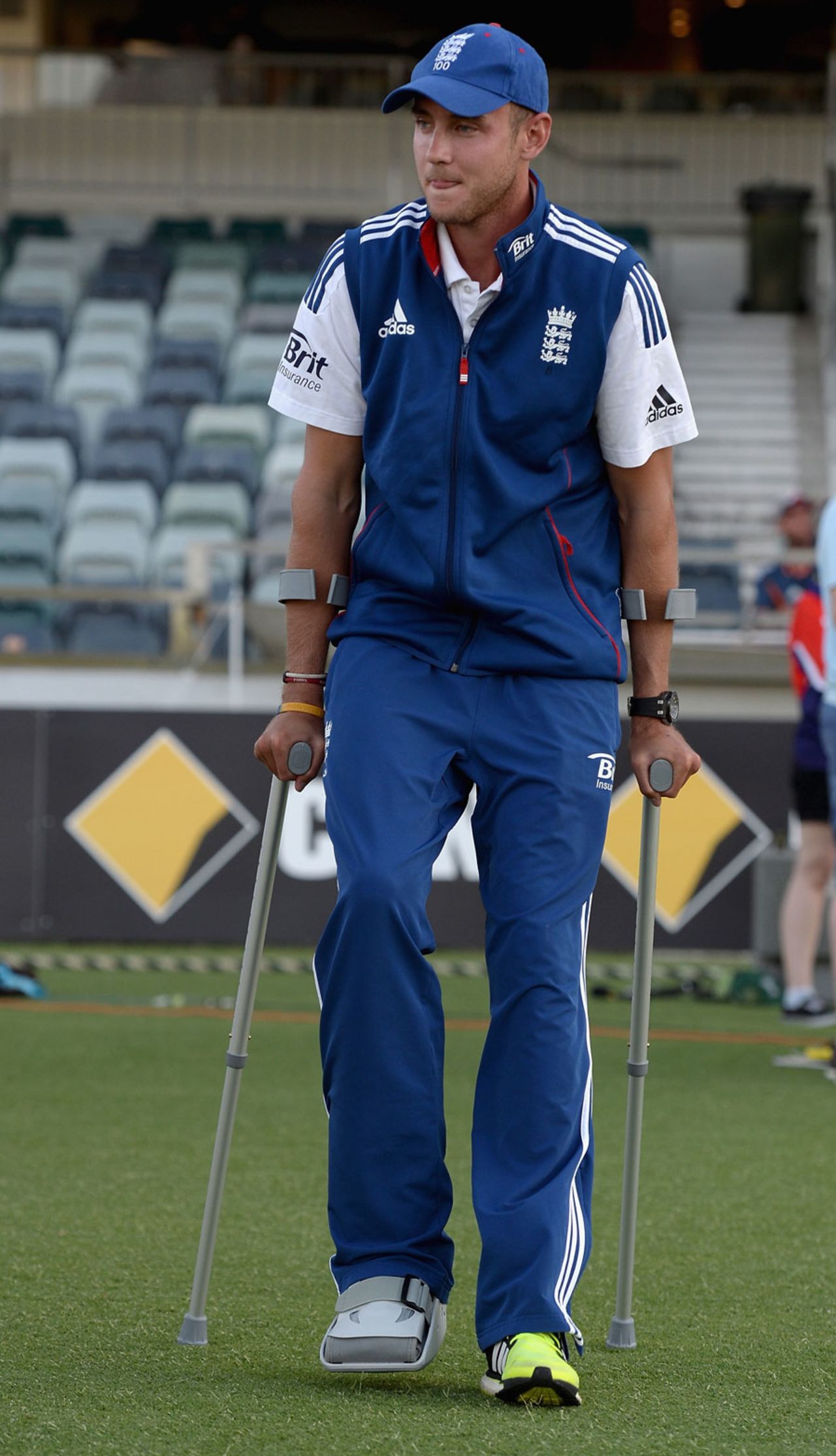 An injured Stuart Broad walks on the outfield after the third day's play, Australia v England, 3rd Test, Perth, 3rd day, December 15, 2013