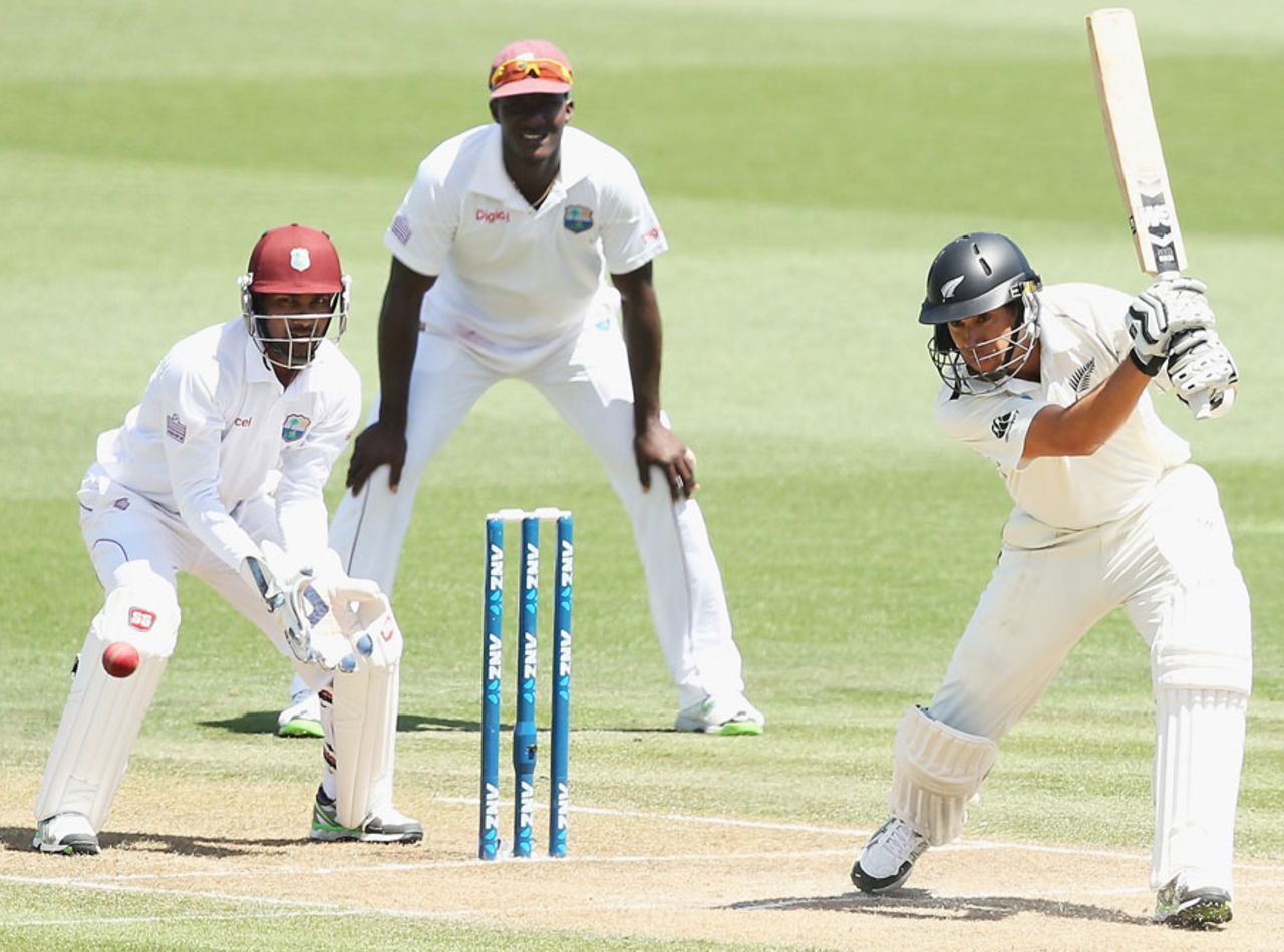 Ross Taylor plays through the off side, New Zealand v West Indies, 3rd Test, Hamilton, 2nd day, December 20, 2013