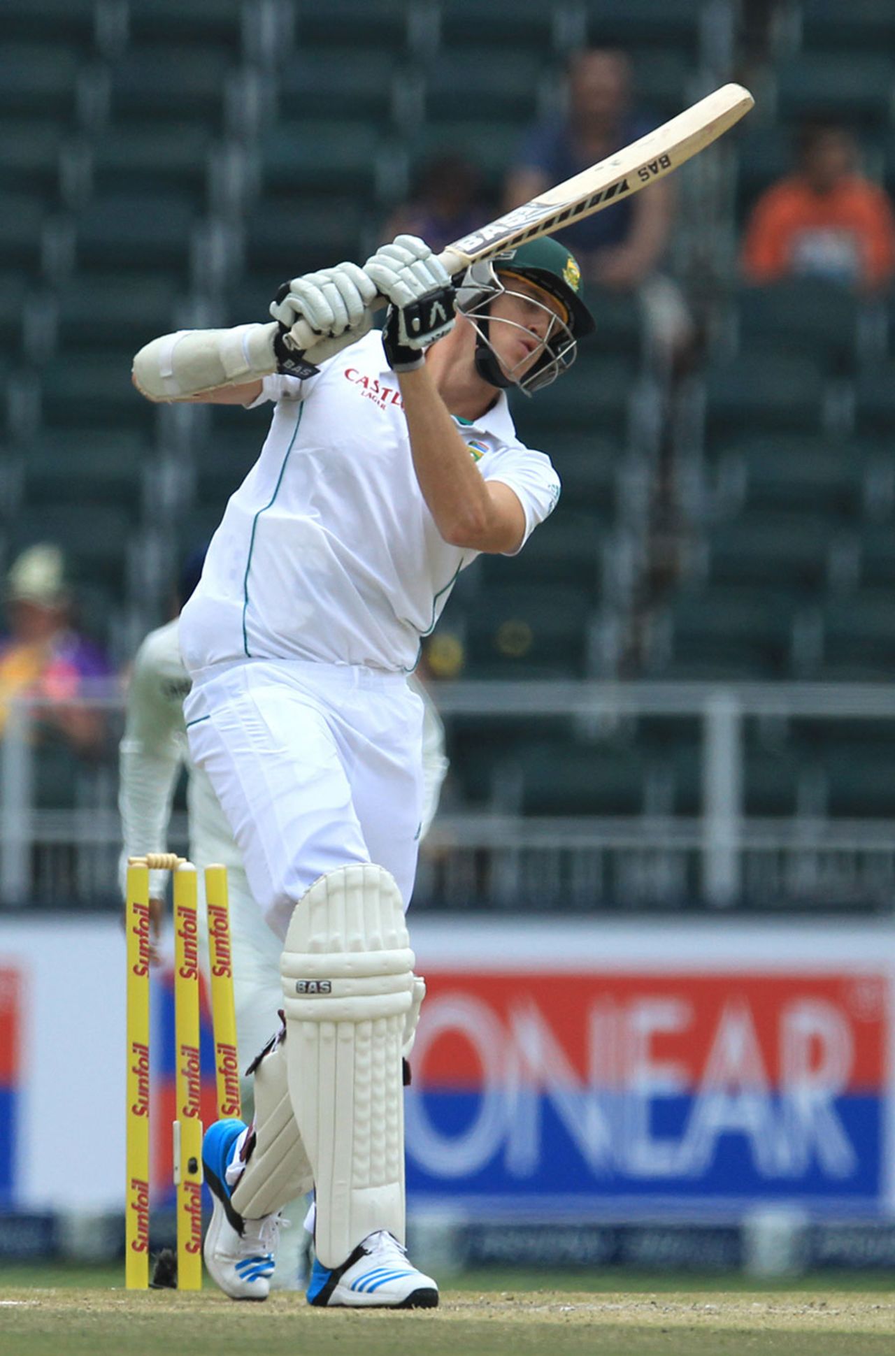 Morne Morkel is bowled by Zaheer Khan, South Africa v India, 1st Test, Johannesburg, 3rd day, December 20, 2013