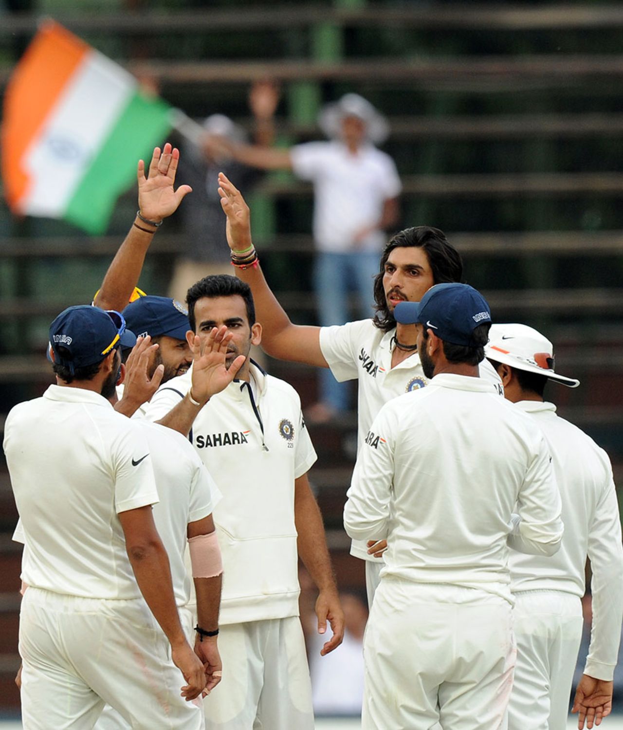 India celebrate after Ishant Sharma gets the wicket of AB de Villiers, South Africa v India, 1st Test, Johannesburg, 5th day, December 22, 2013