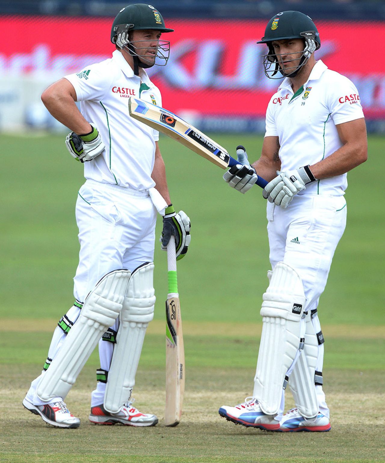 AB de Villiers and Faf du Plessis put on 205 for the fifth wicket, South Africa v India, 1st Test, Johannesburg, 5th day, December 22, 2013