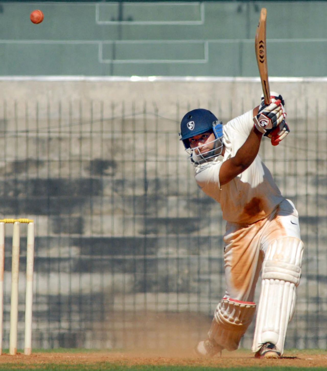 Vineet Saxena lofts one through cover, Tamil Nadu v Rajasthan, Ranji Trophy, Group B, 2nd day, Chennai, December 23, 2013
